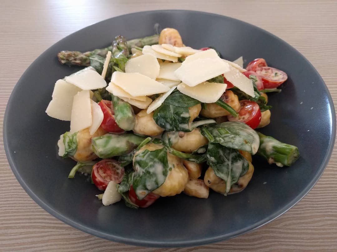 Caeser Salat Gnocchi
